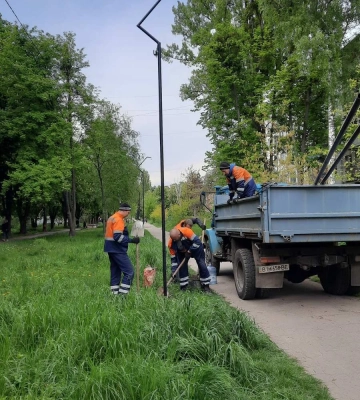 У Полтаві замінювали вуличні ліхтарі