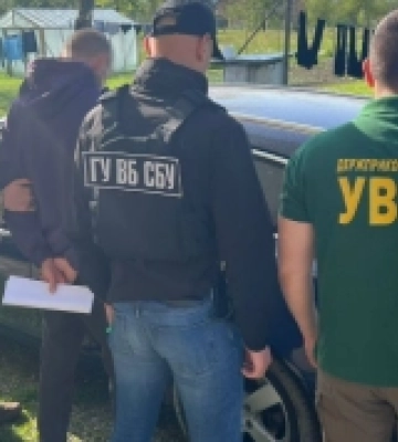 В Ужгороді фігурантам чергової схеми незаконного переправлення ухилянтів обрали запобіжні заходи