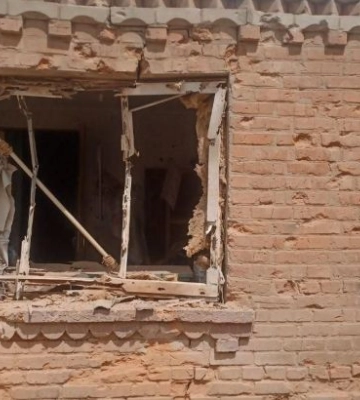 Повністю зруйновано будинок, згорів магазин й постраждала жінка: ворог зранку атакує Запорізьку область, — ФОТО