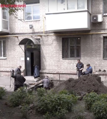 В Днепре на Пастера устанавливают новую систему канализации: видео