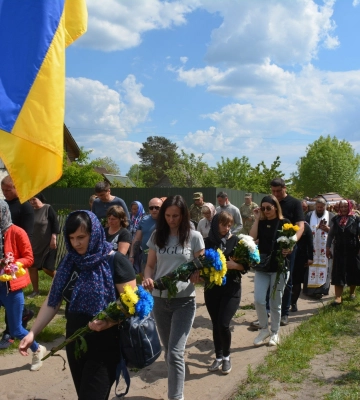 Мати поховала третю дитину: на Волині попрощалися із полеглим Героєм Олександром Бишевичем