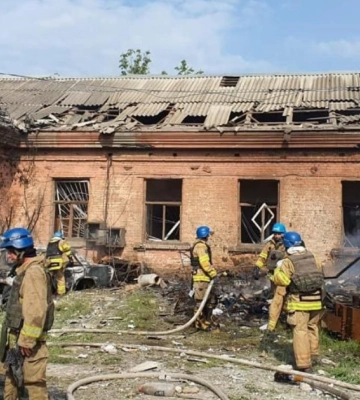 Ворог обстріляв Курахове, троє поранених