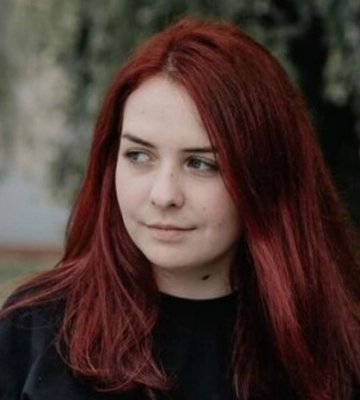 Пташка, яка захищала Маріуполь, розповіла про маму, якій «не пощастило з донькою»