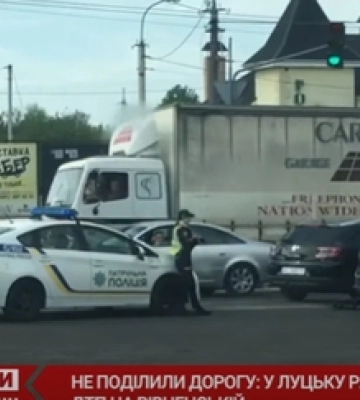 Не поділили дорогу: у Луцьку – ранкова ДТП на Рівненській (відео)