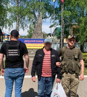 На Закарпатті перед &quot;запливом&quot; Тисою за кордон затримали херсонця, який отримував зарплату від окупантів (ФОТО)