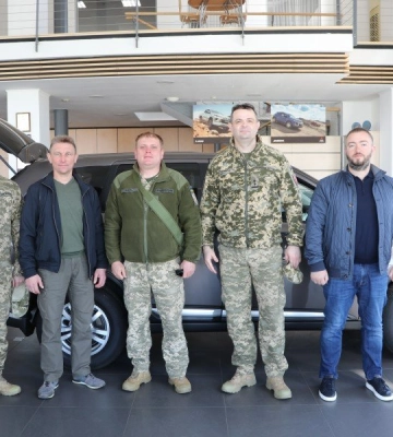 Полтавська міськрада передала військовим автомобіль