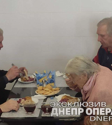 У Дніпрі безкоштовно годують пенсіонерів та переселенців