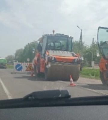 Ремонтують трасу Рівне-Луцьк від Зорі до Оржівського повороту