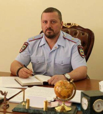 У Луганську стався вибух у барбершопі. Поранено “голову МВС” “ЛНР” Корнета