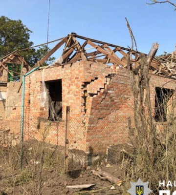 Атакували авіабомбами, артилерією та «Shahed»: наслідки ворожих обстрілів Запорізької області, — ФОТО