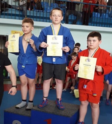 Самбісти з Кривого Рогу отримали 15 медалей на Чемпіонаті області