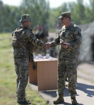Украинских защитников, несущих службу на Юге страны, наградил командующий ВМС ВСУ