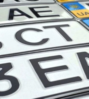 Загарбники на Запоріжжі погрожують конфісковувати автівки з українськими номерами