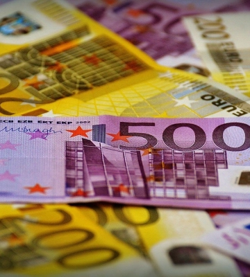 Євро в обмінниках продовжує дешевшати: курс валют в Україні 16 травня