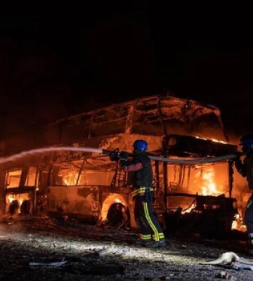 Ліквідація наслідків ворожої атаки на Київ. ФОТОрепортаж