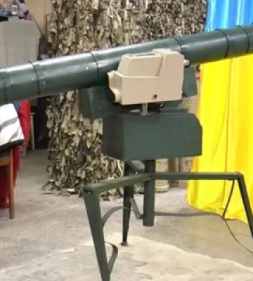 У Виноградові волонтери виготовляють макети протитанкових ракетних комплексів (ВІДЕО)