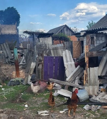 Правоохранители показали фото обстрела Двуречной, где погибли мужчина и женщина
