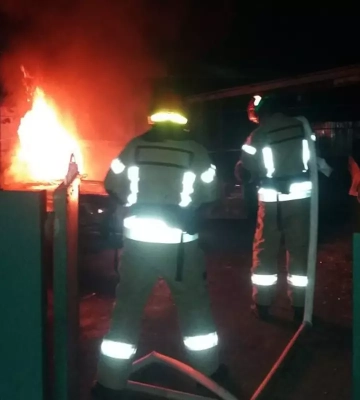 У Синельниківському районі знайшли тіло чоловіка у згорілому автомобілі 