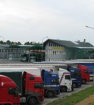 Цьогоріч закарпатські пункти пропуску перетнуло понад 742 тисячі транспортних засобів