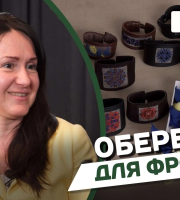 У Дніпрі майстриня шиє обереги для фронту (Відео)