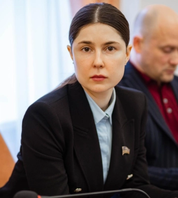 Майже пів мільйона гривень з бюджету Полтави витратила заступниця директора Департаменту економіки Влада Співак на відрядження