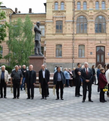 У Кропивницькому попрощалися із 20-річним солдатом Олександром Давидовим