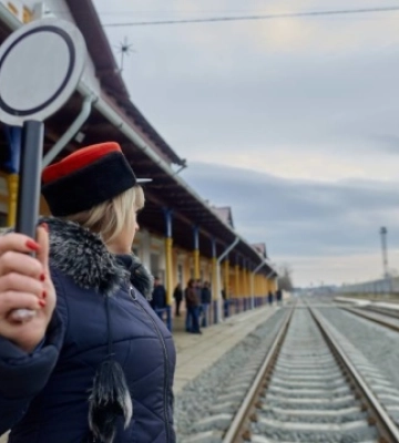 На Хмельниччині Укрзалізниця відновлює рух колією, яка була пошкоджена обстрілом рф
