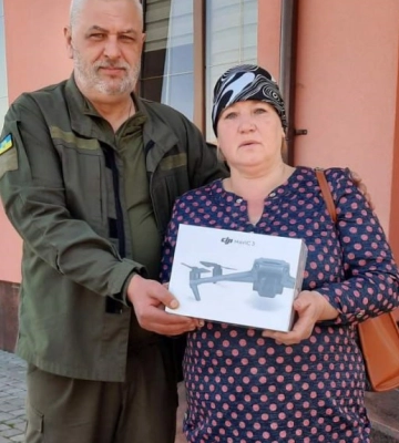 Матір загиблого волинського Героя Анатолія Чуфарова передала сто тисяч гривень на ЗСУ
