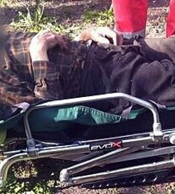 «Понад тиждень не виходив на зв’язок»: на Полтавщині поліцейські разом з медиками врятували пенсіонера