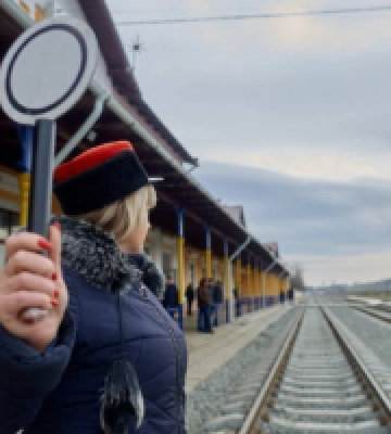 «Укрзалізниця» відновлює рух на Хмельниччині. Деякі колії закривали після російського обстрілу