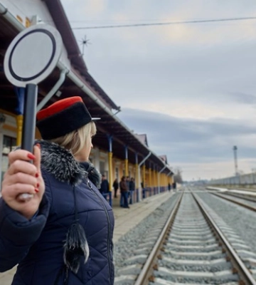 «Укрзалізниця» відновлює рух на Хмельниччині. Деякі колії закривали після російського обстрілу