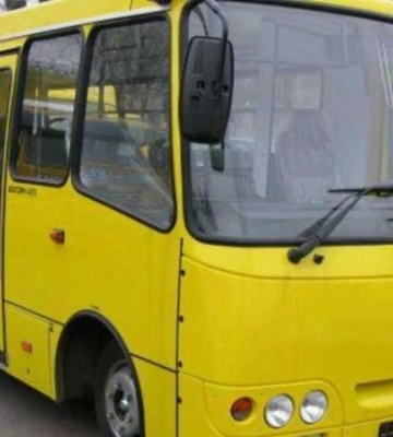 Водій маршрутки у Дніпрі відмовився їхати через пенсіонера та влаштував скандал