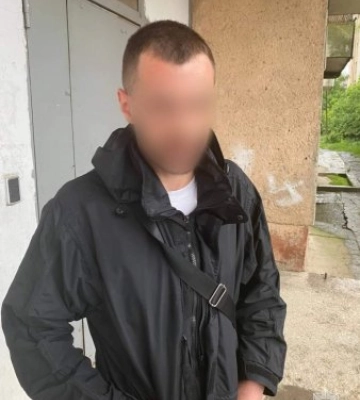 Ужгородські патрульні виявили чоловіка, ймовірно, з наркотичними речовинами