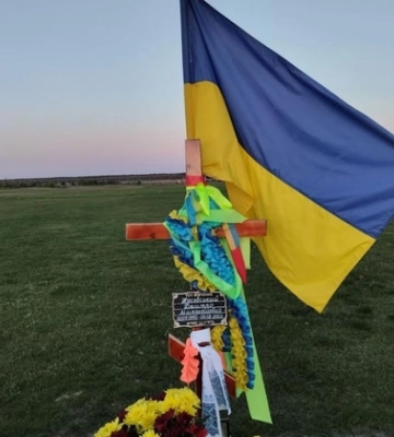 На Волині невідомий зняв прапор з могили полеглого бійця