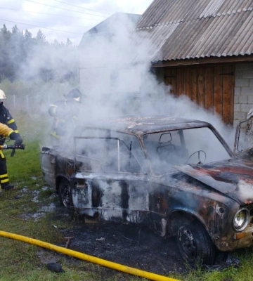 На Сарненщині згорів автомобіль