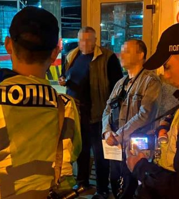 Доездился по Южному мосту: полиция Киева забрала у Павлика спецпропуск