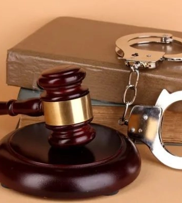 Житель Полтави отримав покарання за сексуальне насильство щодо харків’янки, яка тікала від війни