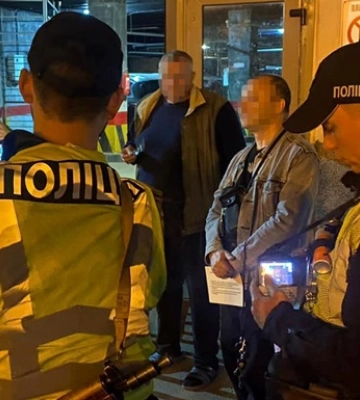Поліція забрала спецперепустку у співака Віктора Павліка