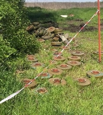 На Харківщиині сапери знищили тисячу мін для відновлення електропостачання
