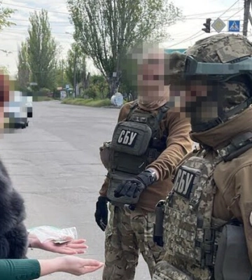 Лікувала українських воїнів, а потім здавала їхні позиції: затримано медсестру 