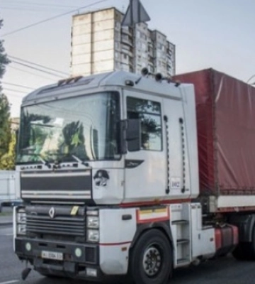 Київ із наступного тижня заборонить заїзд вантажівок під час повітряних тривог