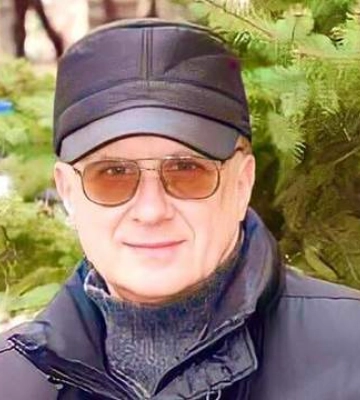 Ким був композитор Левко Дутківський, який на 81-му році життя помер у Чернівцях