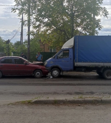 У Кропивницькому водій під наркотиками влетів у іншу автівку