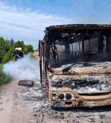 У Золотоніському районі вщент згорів пасажирський автобус