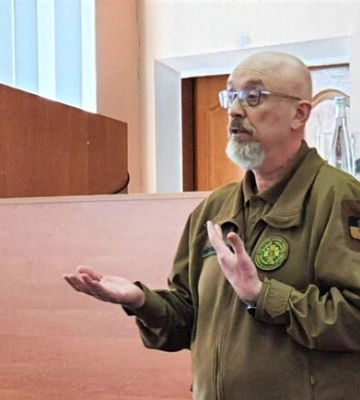 В Днепропетровскую область приехал министр обороны Резников