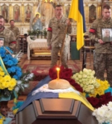 У Луцьку попрощалися з двома полеглими Героями Віталієм Шевчуком та Тарасом Михном