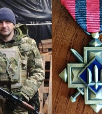 Оборонець Бахмута Тарас Шевченко з Полтавщини отримав нагороду від главкома ЗСУ Валерія Залужного