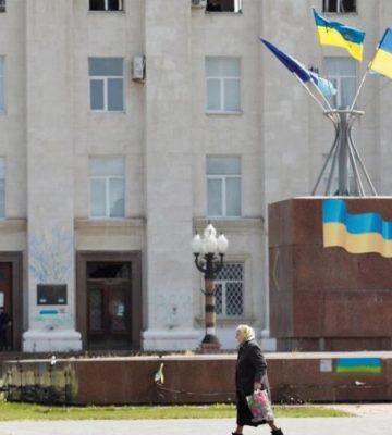 «Батько приніс на руках до лікарні». Російські окупанти обстріляли Херсонську область, загинула дитина