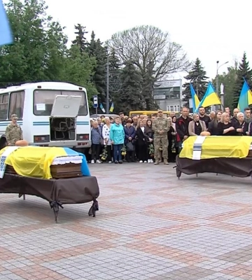 Захищали Батьківщину ціною власного життя: у Рівному попрощалися з двома Героями України (ВІДЕО)