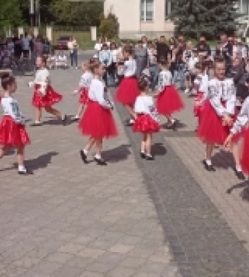 Острожани музичним мистецтвом і благодійністю розвіювали темряву війни